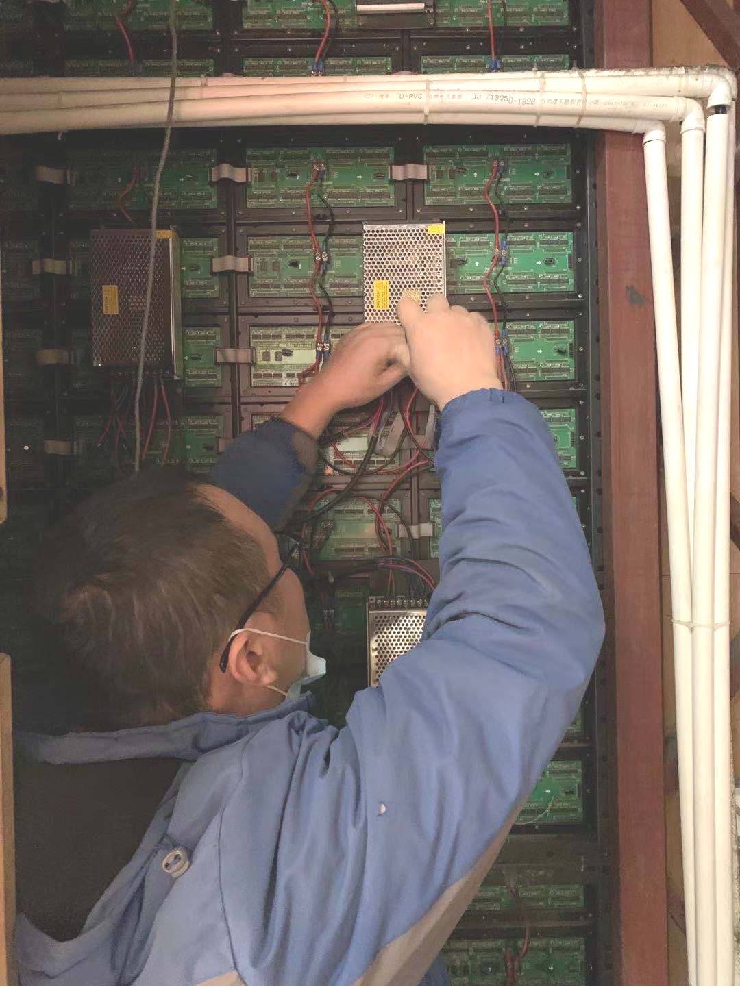 錢江商城開(kāi)展用電線路安全專項(xiàng)檢查工作