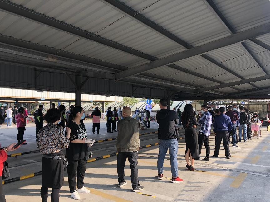 連續(xù)三天！錢江商城扎實做好市場從業(yè)人員核酸檢測工作