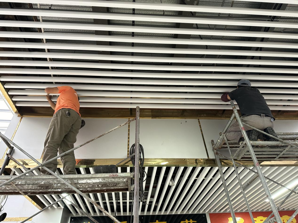 錢江商城對場內(nèi)連廊進行加固