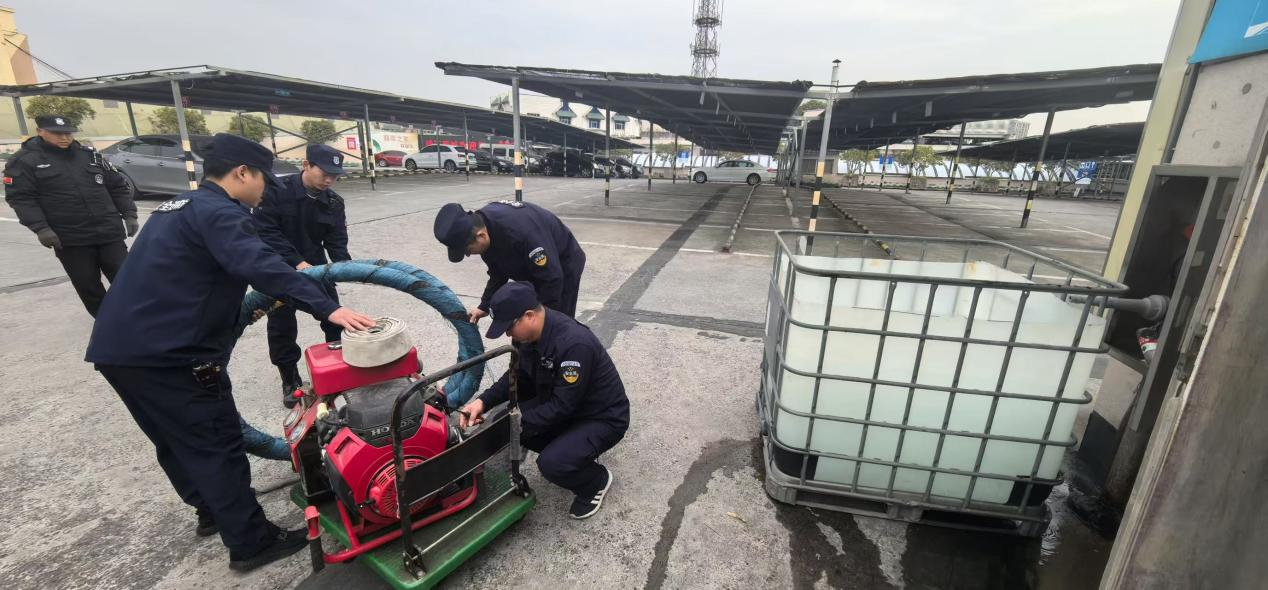 錢江商城開展消防應(yīng)急汽油泵維護(hù)