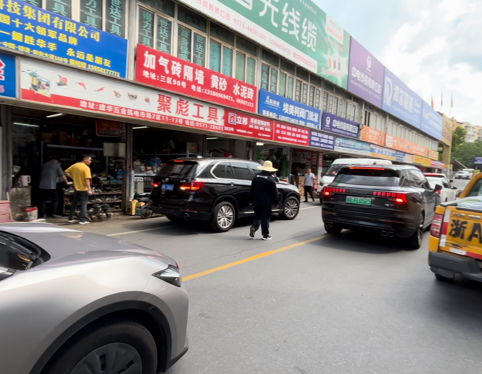 高溫下的堅(jiān)守