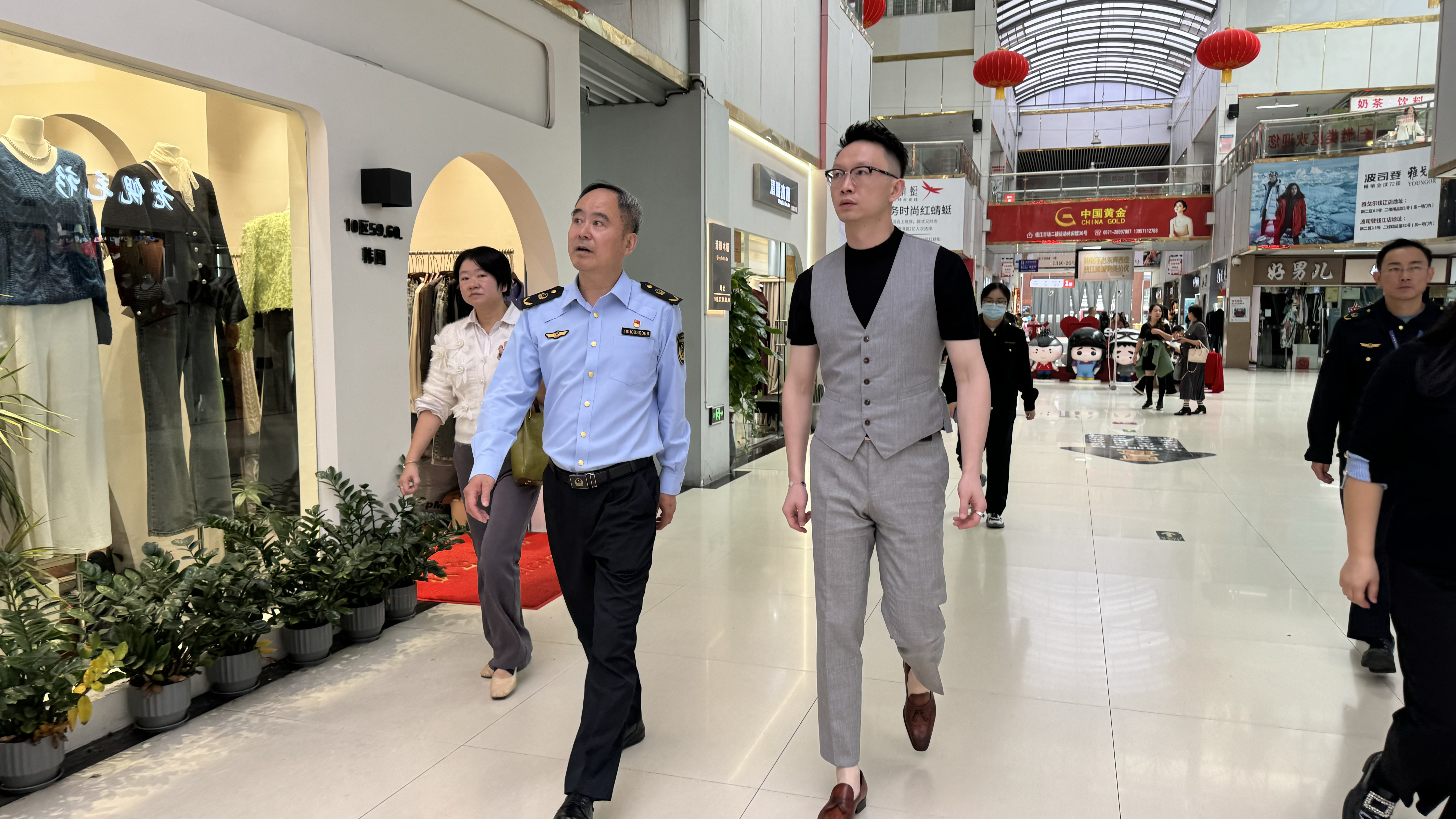 拱墅區(qū)市場監(jiān)管局副局長蒞臨錢江商城開展黨建調研指導工作