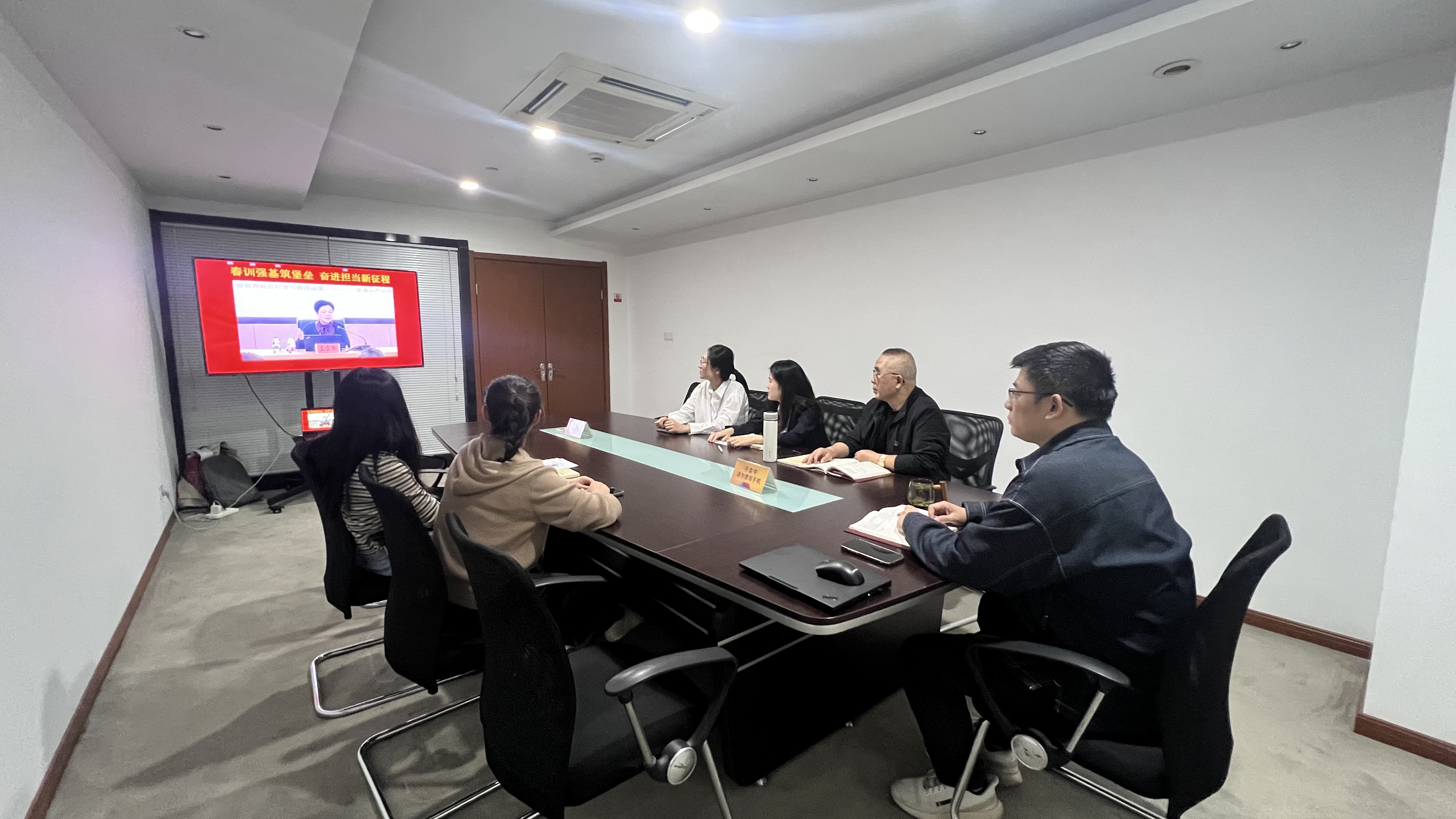 水晶城黨支部開展春訓(xùn)活動(dòng)