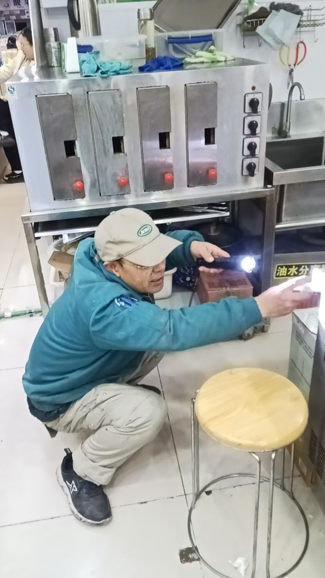 專業(yè)除四害，守護(hù)美食天地