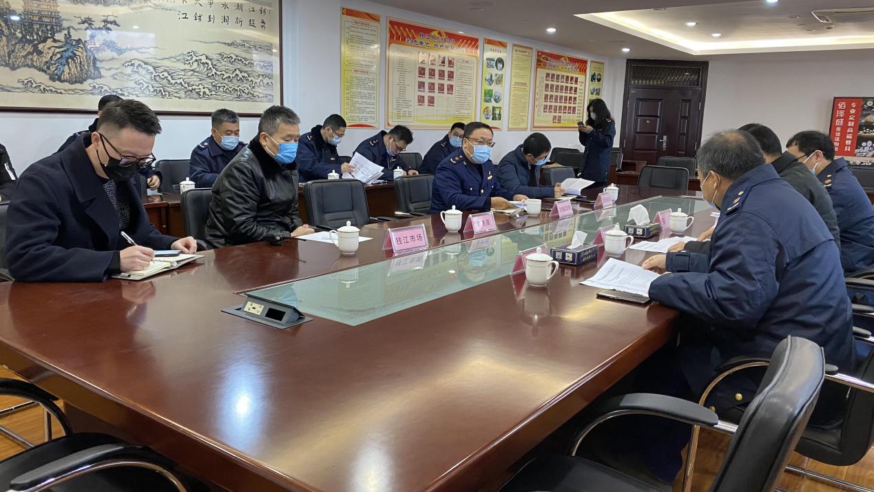 杭州市市場監(jiān)督管理局副局長盧建祥蒞臨錢江商城指導(dǎo)工作