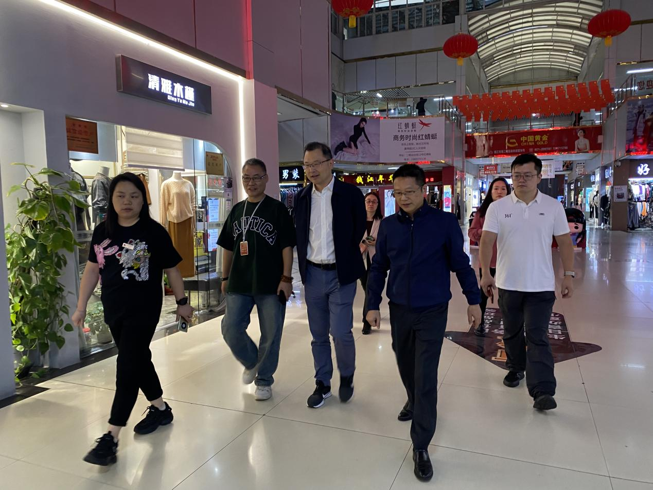 讓“無(wú)礙”更有愛(ài)—— 區(qū)文廣旅體局領(lǐng)導(dǎo)走訪錢江商城