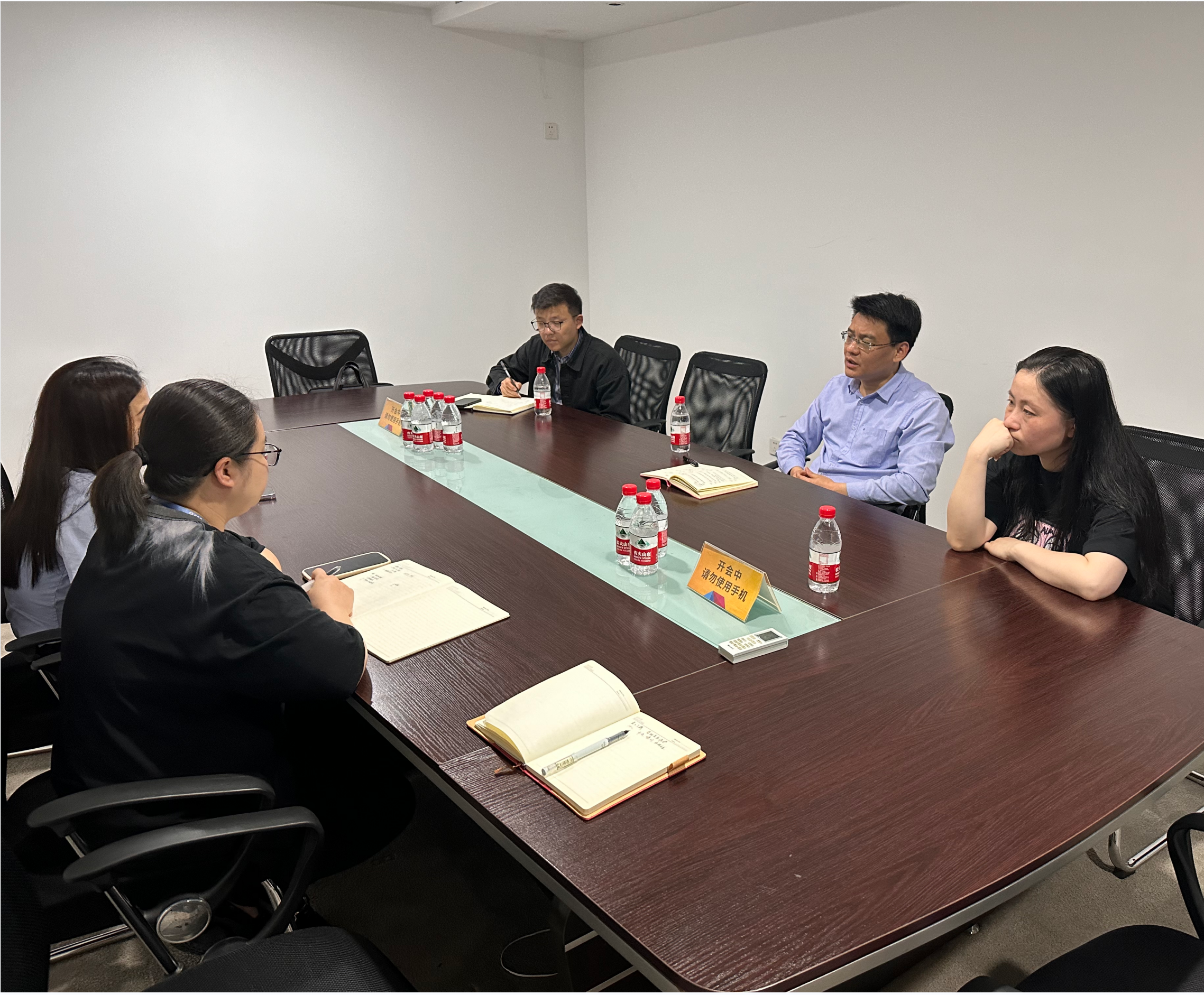 拱墅區(qū)人力社保局田開波副局長蒞臨水晶城調(diào)研