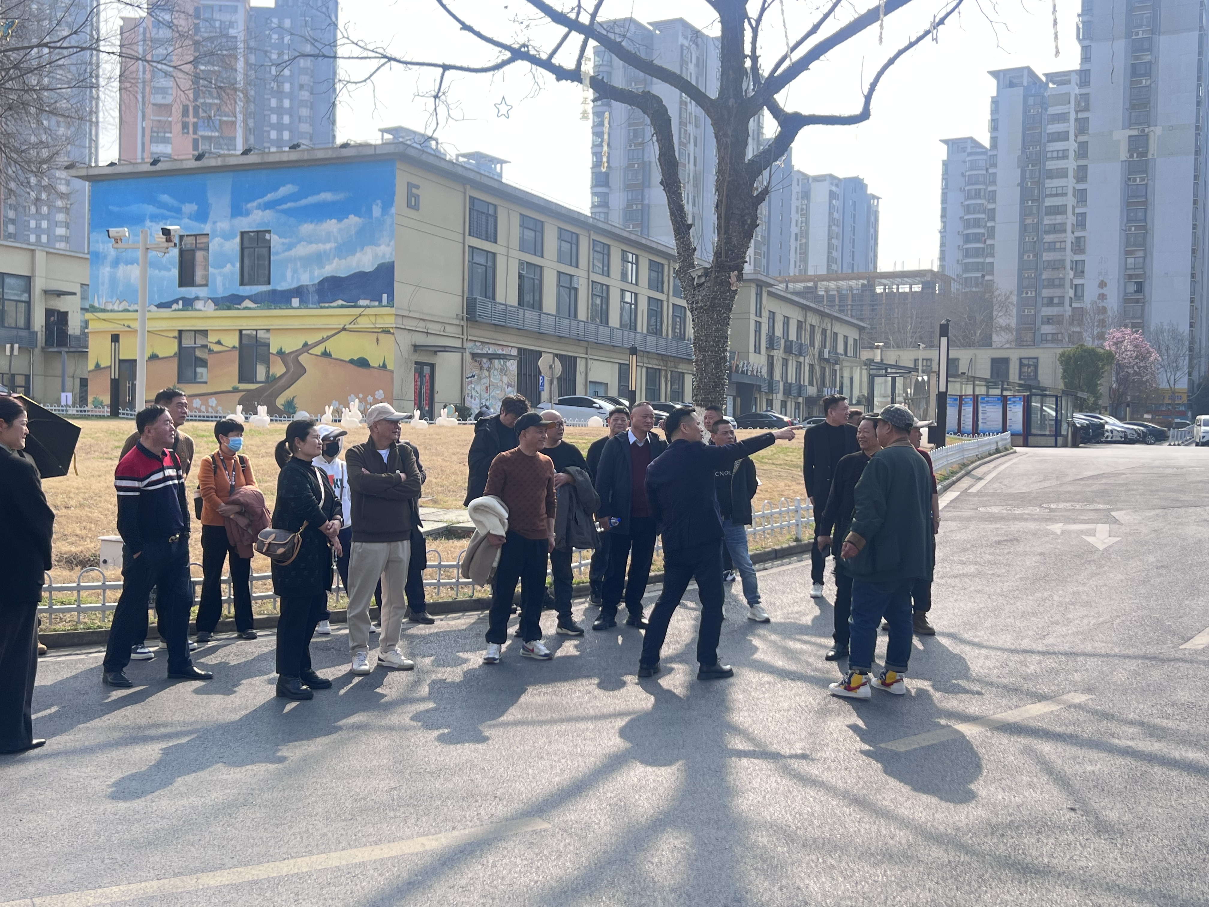 沈塘灣經(jīng)濟合作社股東代表一行蒞臨集團合肥項目考察調(diào)研