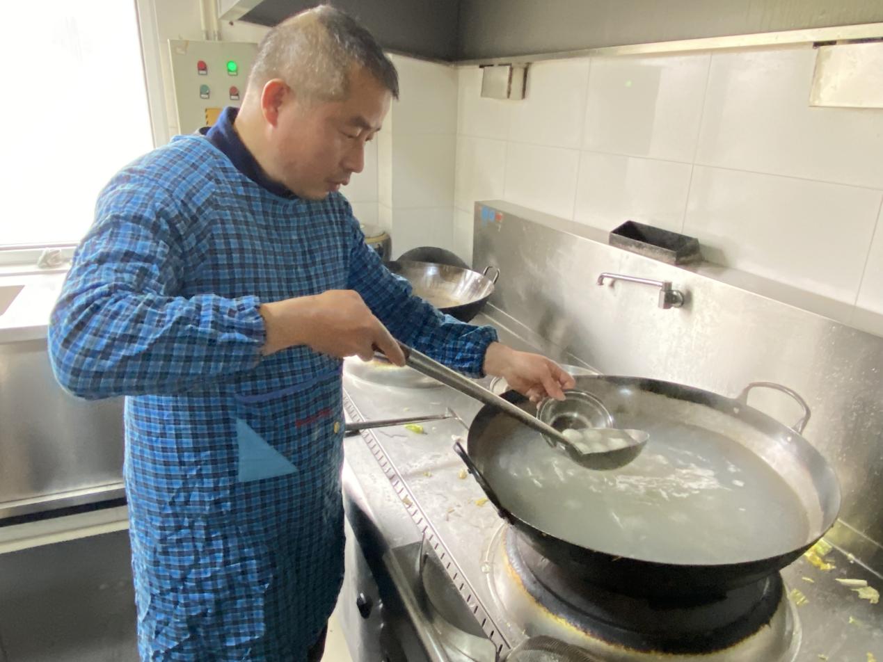 小小湯圓慶元宵，濃濃真情暖人心